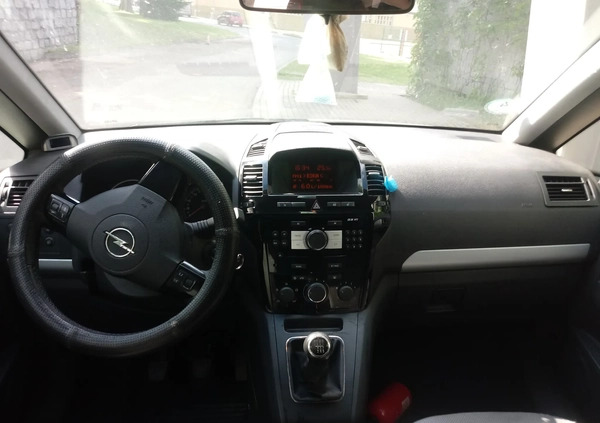 Opel Zafira cena 13500 przebieg: 309000, rok produkcji 2011 z Góra małe 121
